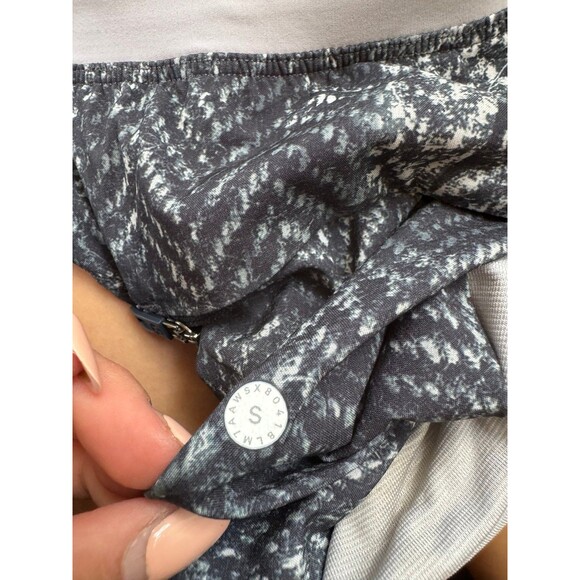 LULULEMON Grey Black T.H.E. Shorts 9" Lined Bleached Herringbone Mens Size Small - Picture 9 of 9